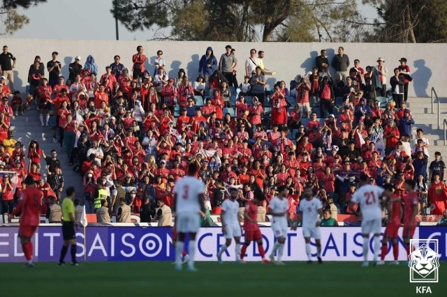 대한민국 축구대표팀 이재성이 선취골을 터뜨리며 요르단에 1-0 리드 중이다./대한축구협회