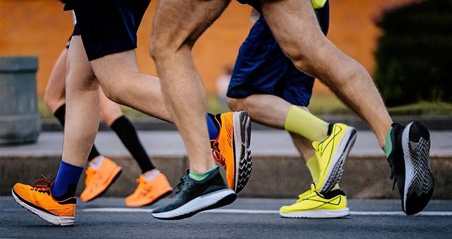 마라톤을 1천회 뛰어도 관리만 잘 한다면 무릎은 상하지 않는다. 서승우 고려대구로병원 정형외과 교수는 마라톤 풀코스를 1000회 이상 완주한 이들의 무릎과 허리를 자기공명영상(MRI)으로 검사한 결과, 이들의 관절은 오히려 운동을 하지 않은 사람들보다 건강한 것으로 나타났다고 밝혔다. 게티이미지뱅크