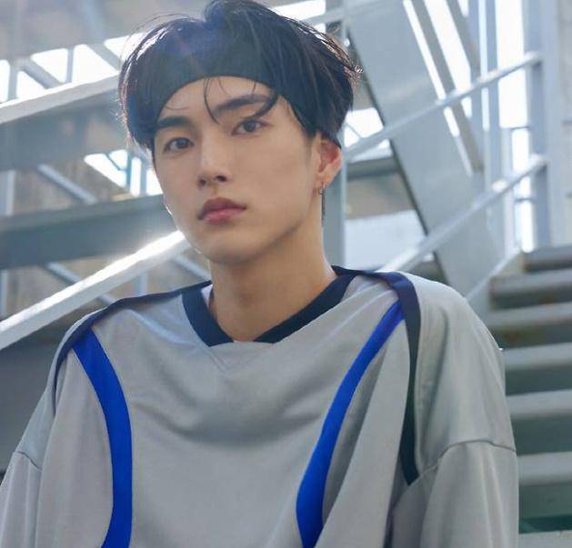 데뷔 전 사생활 논란으로 활동을 잠정 중단했던 그룹 라이즈(RIIZE) 승한이 10개월여 만에 복귀를 알린 가운데, 승한이 자필 편지로 심경을 밝혔다. SM엔터테인먼트 제공