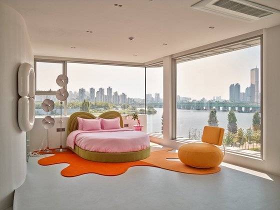 한강대교 전망호텔 침실. 사진 서울시