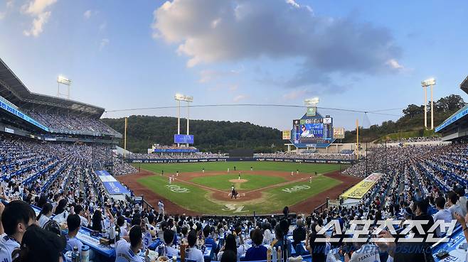 24일 대구 삼성라이온즈파크에서 열린 삼성과 롯데의 경기. 무더운 날씨에도 만원관중 찾은 라팍. 대구=송정헌 기자songs@sportschosun.com/2024.08.24/