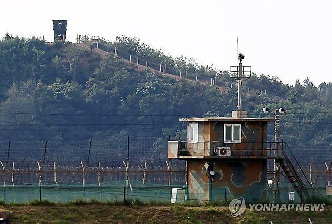 접경지역 (서울=연합뉴스) 윤동진 기자 = 북한이 남측과 연결되는 도로·철도를 9일부터 완전히 끊고 '남쪽 국경'을 완전히 차단·봉쇄하는 요새화 공사를 진행한다고 선언했다. 사진은 이날 파주 접경지역의 모습. 2024.10.9 mon@yna.co.kr