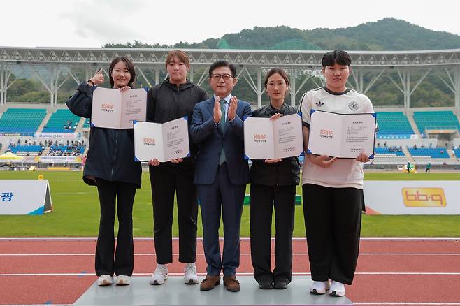 대한육상연맹, 포상금 수여식 [대한육상연맹 제공. 재판매 및 DB금지]