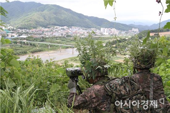 우리 공군도 지난해 12월 아시아에서 2번째로 국제공인 합동최종공격통제관(JTAC)과정 인증을 획득했다. 전시상황 미군의 공중화력도 통제할 수 있다는 것이다.