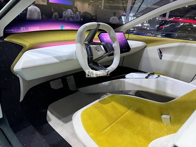 사진 : BMW 비전 노이어 클라쎄 콘셉트 실내