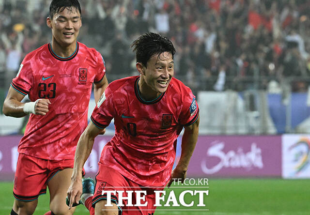 대한민국과 이라크의 2026 FIFA 북중미 월드컵 아시아 3차 예선전이 15일 오후 경기 용인시 용인미르스타디움에서 열린 가운데 이재성이 후반 득점 후 기뻐하고 있다./용인미르스타디움=박헌우 기자