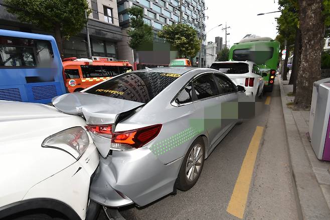 외대 앞 4중 추돌사고 [동대문소방서 제공. 재판매 및 DB금지]