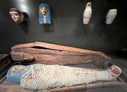 일부 시범 개관한 이집트 대박물관 유물 [로이터=연합뉴스]