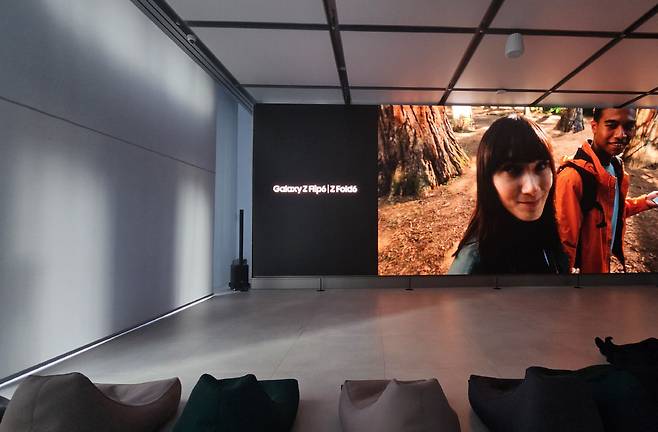 ◇삼성 강남의 4층의 이벤트홀에서는 고객 휴식과 다양한 이벤트 체험 등이 가능하지만, 지난 14일 오후 이용객은 적었다. 사진=김세형