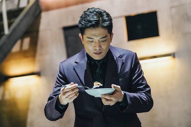 Anh Sung-jae as a judge on Netflix Korea's cooking survival show "Culinary Class Wars" [NETFLIX KOREA]