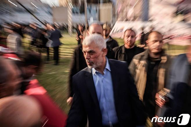 팔레스타인 무장정파 하마스의 수장으로 알려진 야히야 신와르의 모습. 2023.4.14/뉴스1 ⓒ AFP=뉴스1 ⓒ News1 김민수 기자