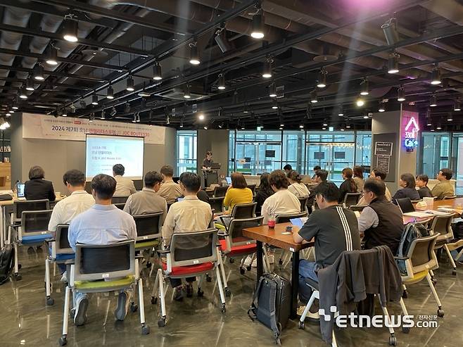 한국엔젤투자협회 호남권 엔젤투자허브는 제주국제자유도시개발센터(JDC)와 함께 17일 JDC Route330에서 엔젤투자 활성화 및 호남·제주지역 창업 생태계 확장을 위한 '제7회 호남 엔젤리더스포럼 X JDC Route330'을 성황리에 개최했다.