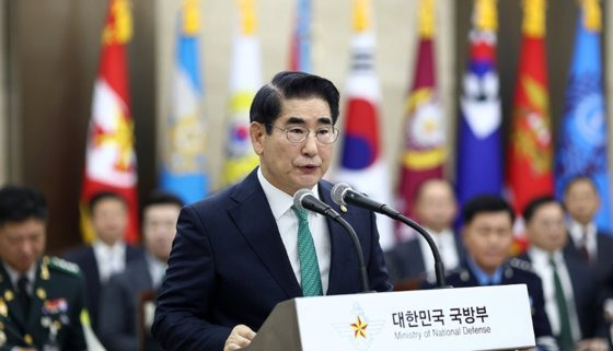 11일 오후 국방부에서 열린 법제사법위원회 군사법원 대상 국정감사에서 김용현 국방부 장관이 업무보고를 하고 있다. 연합뉴스