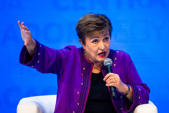 크리스탈리나 게오르기에바 국제통화기금(IMF) 총재가 17일(현지시간) IMF 정례회의 개막 연설을 하고 있다. [EPA]