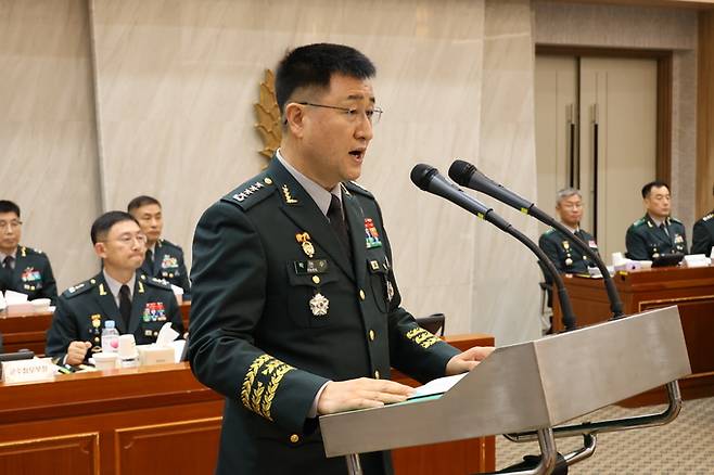 박안수 육군 참모총장이 17일 충남 계룡대 육군 본부에서 열린 국회 국방위 육군 국정감사에서 인사말을 하고 있다. 연합뉴스