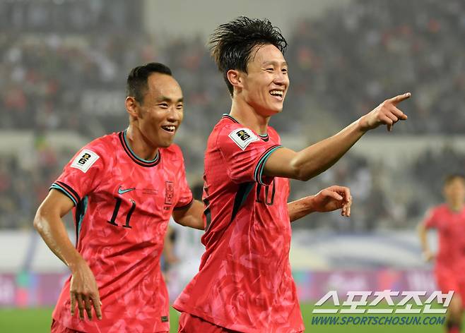 2026 FIFA 북중미월드컵 아시아 지역 3차 예선 B조 4차전 대한민국과 이라크의 경기가 15일 용인미르스타디움에서 열렸다. 이재성이 추가골을 넣은 뒤 환호하고 있다. 용인=박재만 기자 pjm@sportschosun.com/2024.10.15/