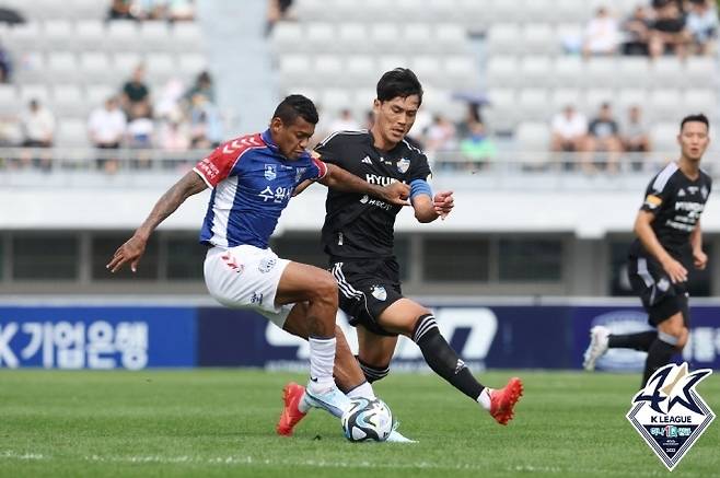 김기희. 사진=한국프로축구연맹