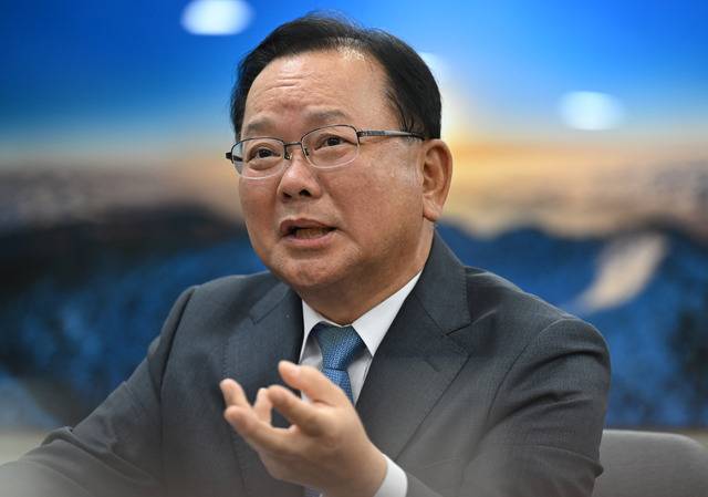 김부겸 전 총리가 14일 서울 영등포구 국민일보 본사에서 인터뷰를 하고 있다. 이한형 기자