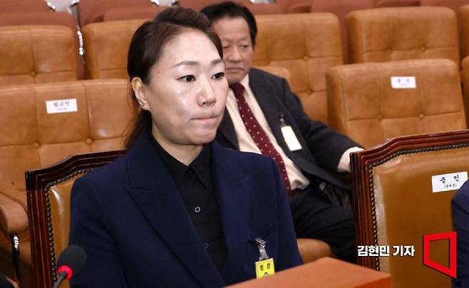 김건희 여사의 '공천개입 의혹'을 제기한 강혜경씨가 21일 국회에서 열린 법제사법위원회의 대검찰청 대상 국정감사에 증인으로 출석하고 있다. 사진=김현민 가자