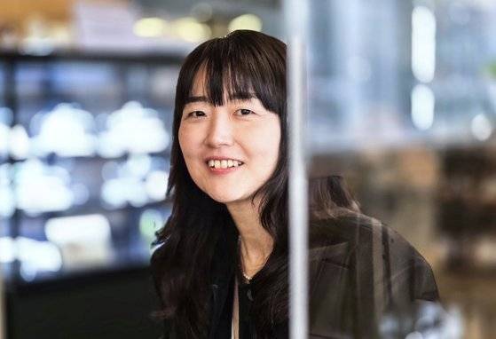 신작 장편소설 『대온실 수리보고서』를 낸 김금희 소설가. 권혁재 사진전문기자