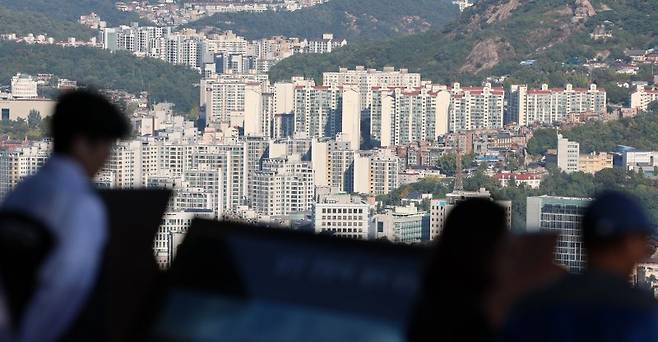 서울 용산구 남산공원에서 바라본 서울 시내 아파트 모습. 뉴시스