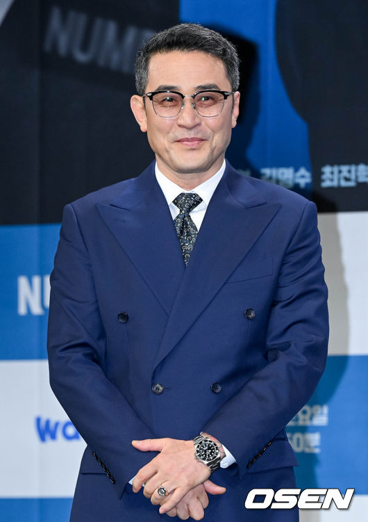 [OSEN=조은정 기자] 23일 서울 마포구 상암 MBC 골든마우스홀에서 ‘넘버스:빌딩숲의 감시자들’ 제작발표회가 열렸다.배우 최민수가 포즈를 취하고 있다. 2023.06.23 /cej@osen.co.kr