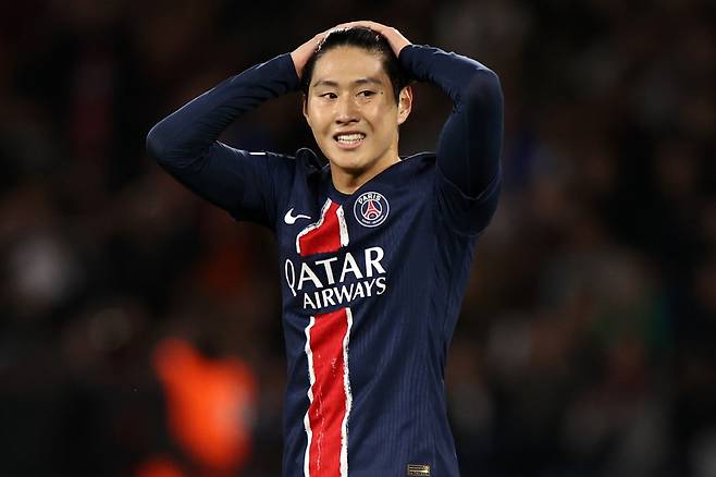 epa11676186 Lee Kang-in of PSG puts his hands on his head during the UEFA Champions League soccer match between Paris Saint-Germain and PSV Eindhoven, in Paris, France, 22 October 2024.  EPA/CHRISTOPHE PETIT TESSON







<저작권자(c) 연합뉴스, 무단 전재-재배포, AI 학습 및 활용 금지>