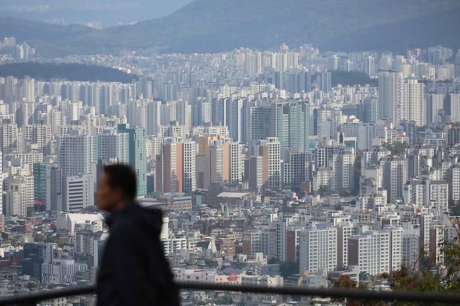 서울 남산에서 바라본 시내 아파트 단지. 연합뉴스