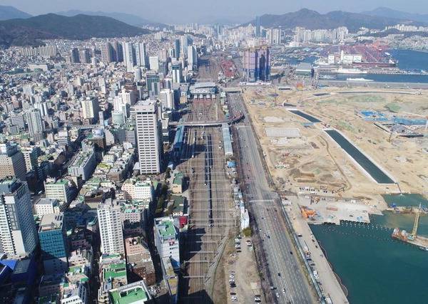 부산시가 ‘철도 지하화’를 추진하고 있는 부산진역~부산역 구간. 국제신문 DB