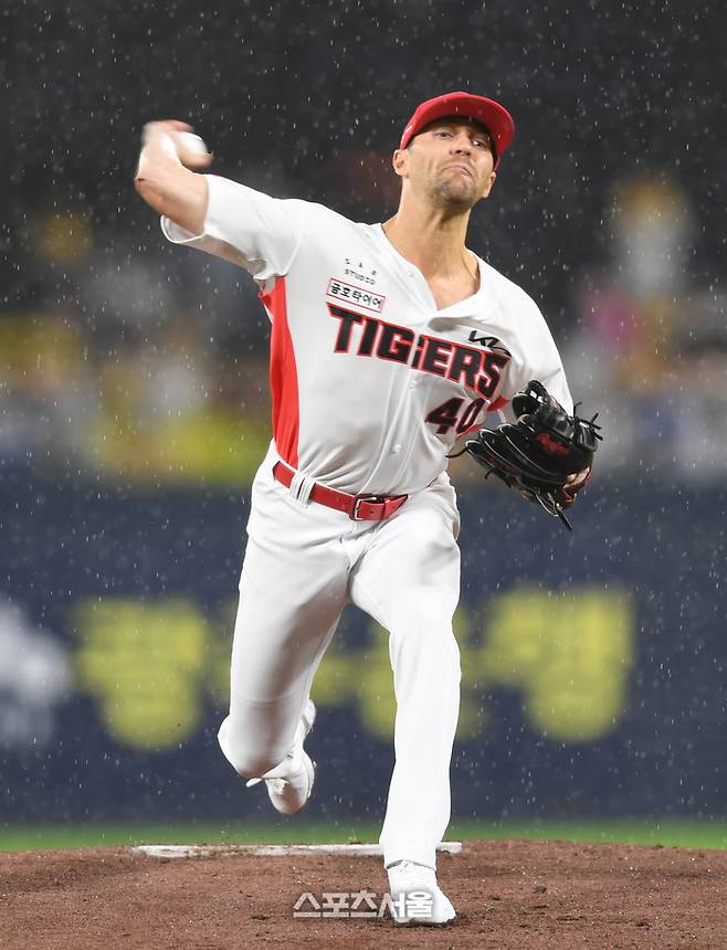 KIA 선발투수 네일이 21일 광주기아챔피언스필드에서 열린 삼성과 2024 KBO 한국시리즈 1차전에서 역투하고 있다. 광주 | 최승섭기자 thunder@sportsseoul.com