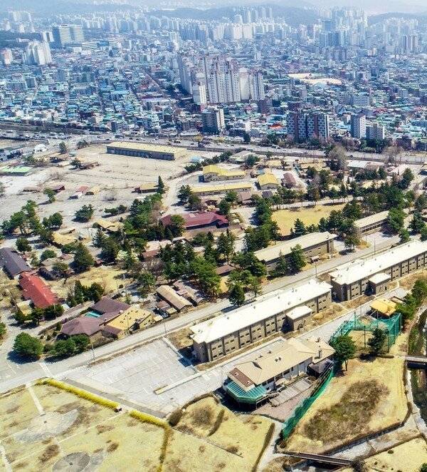 하늘에서 내려다본 캠프 레드클라우드 전경. 의정부시는 이곳에 국가디자인클러스터를 조성할 예정이다. [사진 의정부시]