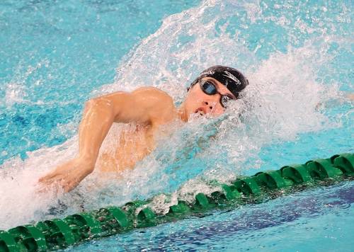 힘찬 역영하는 황선우 - 25일 인천 미추홀구 문학박태환수영장에서 열린 ‘2024 경영 월드컵 2차 대회’ 남자 자유형 100m 결승에서 대한민국 황선우가 힘차게 역영하고 있다. 연합뉴스