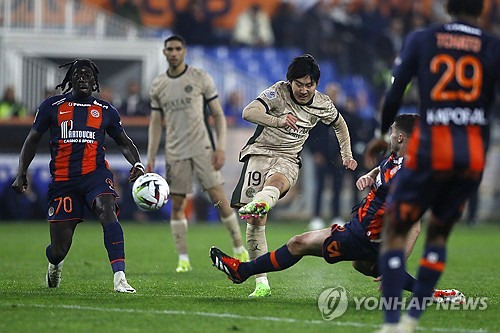 파리 생제르맹(PSG)는 오는 28일(한국시간) 오전 4시45분 프랑스 마르세유에 위치한 오렌지 벨로드롬에서 올랭피크 드 마르세유와 2024-25시즌 프랑스 리그1 9라운드 원정 경기를 치른다. 경기를 앞두고 각종 매체들은 이강인이 선발이 아닌 벤치에서 출발하고 마르코 아센시오가 9번 공격수로 출전할 것으로 예상했다. 연합뉴스