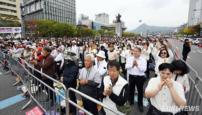 지난 21대 국회에서는 편향된 인권과 동성애를 과도하게 옹호하는 차별금지법·평등법이 입법 시도된 가운데 종교와 표현의 자유가 위협받는 시기에 한국교회가 한마음으로 기도하는 자리를 갖고 있다.