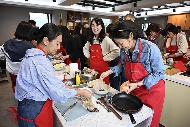 서울올림픽레거시포럼 K-컬처 투어 한식만들기. 사진=서울올림픽기념국민체육진흥공단 제공