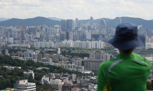 서울 중구 남산에서 보이는 강남 도심 전경. 연합뉴스