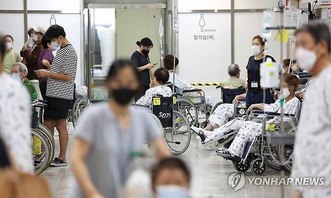 북적이는 상급종합병원 [연합뉴스 자료사진. 재판매 및 DB 금지]