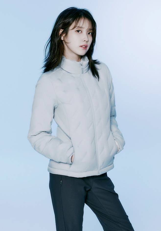 블랙야크 전속모델 아이유 화보./ 블랙야크제공