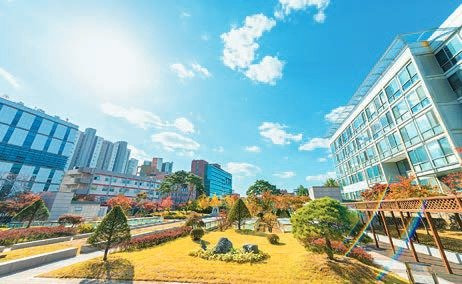 서강대학교는 국내 대학 최초로 다전공제도와 연계전공제도를 도입, 다양한 학문을 통합적으로 학습할 기회를 학생들에게 제공하며 새로운 교육 패러다임을 제시해 왔다. [사진 서강대학교]