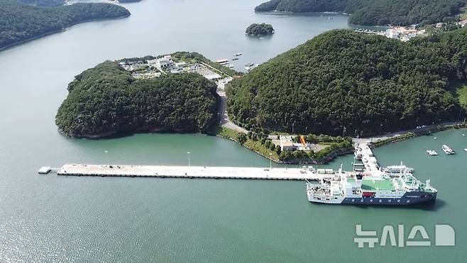 [통영=뉴시스]31일 준공하는 경남 통영시 인평동 통영항 국립수산과학원 수산과학조사선 접안시설.(사진=경남도 제공) 2024.10.30.photo@newsis.com