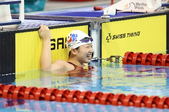 10월 29일 창원실내수영장에서 김윤지 선수가 여자 자유형 100m(스포츠등급 S6, S7) 경기를 마친 후 미소를 짓고 있다. 대한장애인체육회