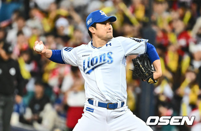 [OSEN=대구, 이석우 기자] 25일 대구 삼성라이온즈파크에서 2024 신한 SOL뱅크 KBO 포스트시즌 한국시리즈 삼성 라이온즈와 KIA 타이거즈의 3차전 경기가 열렸다. 홈팀 삼성은 대니 레예스, 방문팀 KIA는 에릭 라우어를 선발 투수로 내세웠다.삼성 라이온즈 임창민이 역투하고 있다. 2024.10.25 / foto0307@osen.co.kr