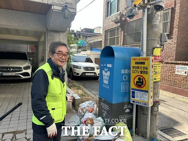 강북구 빌라관리 매니저로 근무 중인 심상수(65) 씨. /김해인 기자