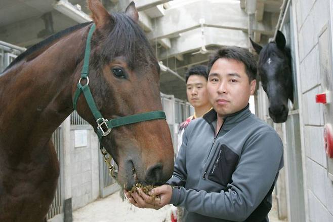 렛츠런파크 부산경남 백광열 조교사.