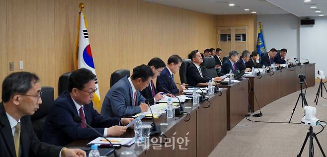 북한이 올해 첫 대륙간탄도미사일(ICBM) 도발을 감행한 가운데 대통령실은 31일 긴급 국가안전보장회의(NSC) 상임위원회를 개최하고 신규 제재 도입을 예고했다. ⓒ대통령실