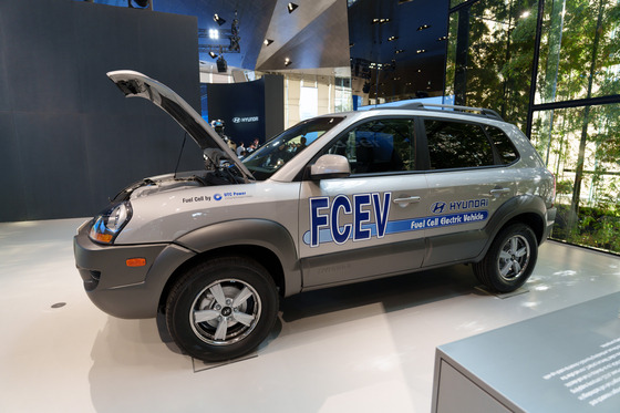 Hyundai Motor's first hydrogen fuel cell electric vehicle displayed at the Hyundai Motorstudio in Goyang, Gyeonggi, on Thursday. [CHO YONG-JUN]