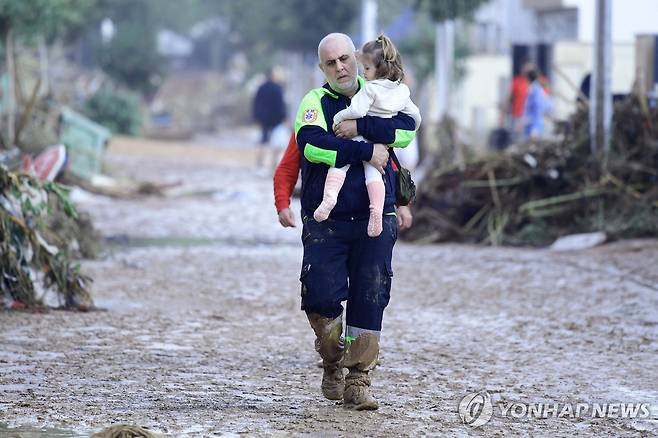 대홍수 뒤 "기후변화 대응 안일했다" 비판 목소리 [AFP 연합뉴스. 재판매 및 DB 금지]