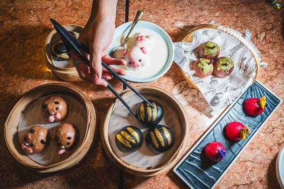 ‘소셜 플레이스’의 딤섬 요리들. 하나하나가 장난감 인형 같다. 권혁재 사진전문기자