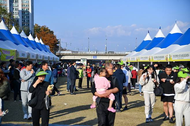 지난해 영주장날 농특산물대축제 ⓒ영주시