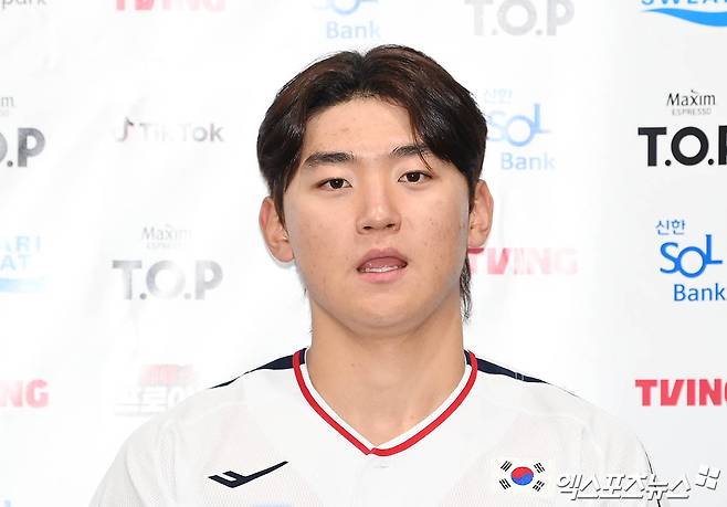 대표팀 내야수 김도영은 1일 고척스카이돔에서 열릴 '2024 K-BASEBALL SERIES with TVING' 쿠바 대표팀과 평가전에서 3번타자 3루수로 선발 출전할 계획이다. 그는 올 시즌 빼어난 활약을 대표팀에서도 이어가리라 다짐했다. 고척, 김한준 박지영 기자